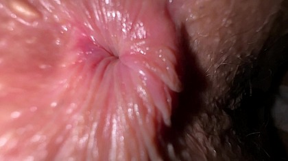 A Charming Virgin Is Ready to Go Round Half the World to Meet a Single Man to Be Unlocked