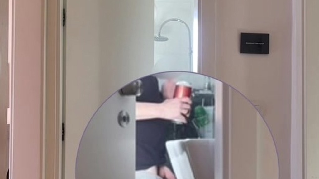 flatmate caught pissing on spycam (Biflatmate) flatmate caught pissing on spycam (Biflatmate)