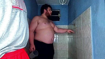 Encanador veio arrumar o chuveiro e Acabou Me Comendo no banheiro mesmo e depois voltou (compilado 3 videos)