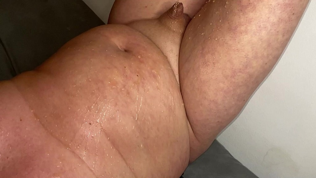 too much foreskin and not enough cock to pee properly (Neo) too much foreskin and not enough cock to pee properly (Neo)