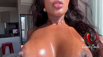 SAFADA COM A BUCETA QUERENDO LEVAR ROLA