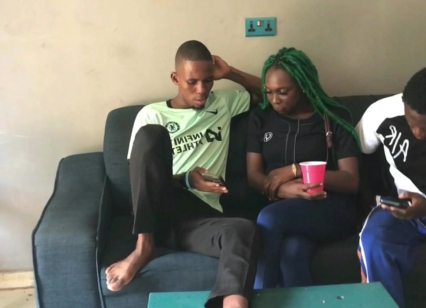 Chit Chat With My Friends Before I Offered Them My Meaty Pussy