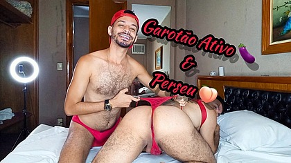 Putona passiva do olho verde dando seu cuzao de calcinha vermelha - Foda completa