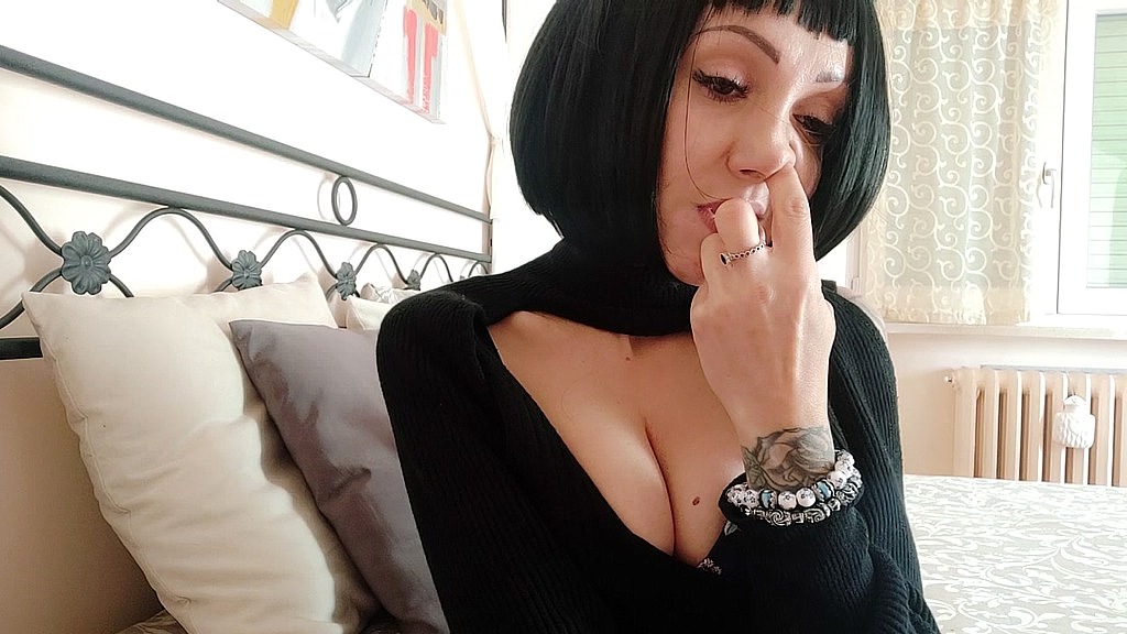 chantal, dont pick your nose! (Blackwidow, Chantal channel) chantal, dont pick your nose! (Blackwidow, Chantal channel)