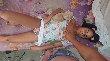 Visitando o quarto baguncado da minha entrada. ..