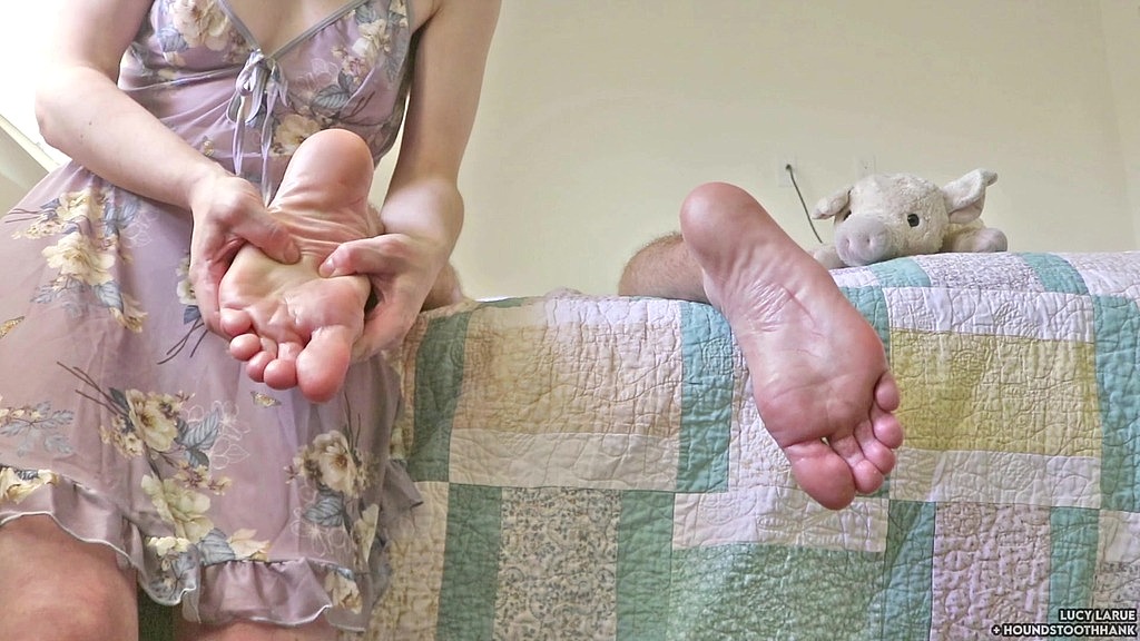 lingerie foot massage for tired househusband soles (Lucy LaRue, Houndstoothhank) lingerie foot massage for tired househusband soles (Lucy LaRue, Houndstoothhank)