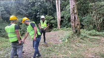 Obra parada, cu arrombado! Operarios meteram pesado em pleno dia do trabalhador. - 01