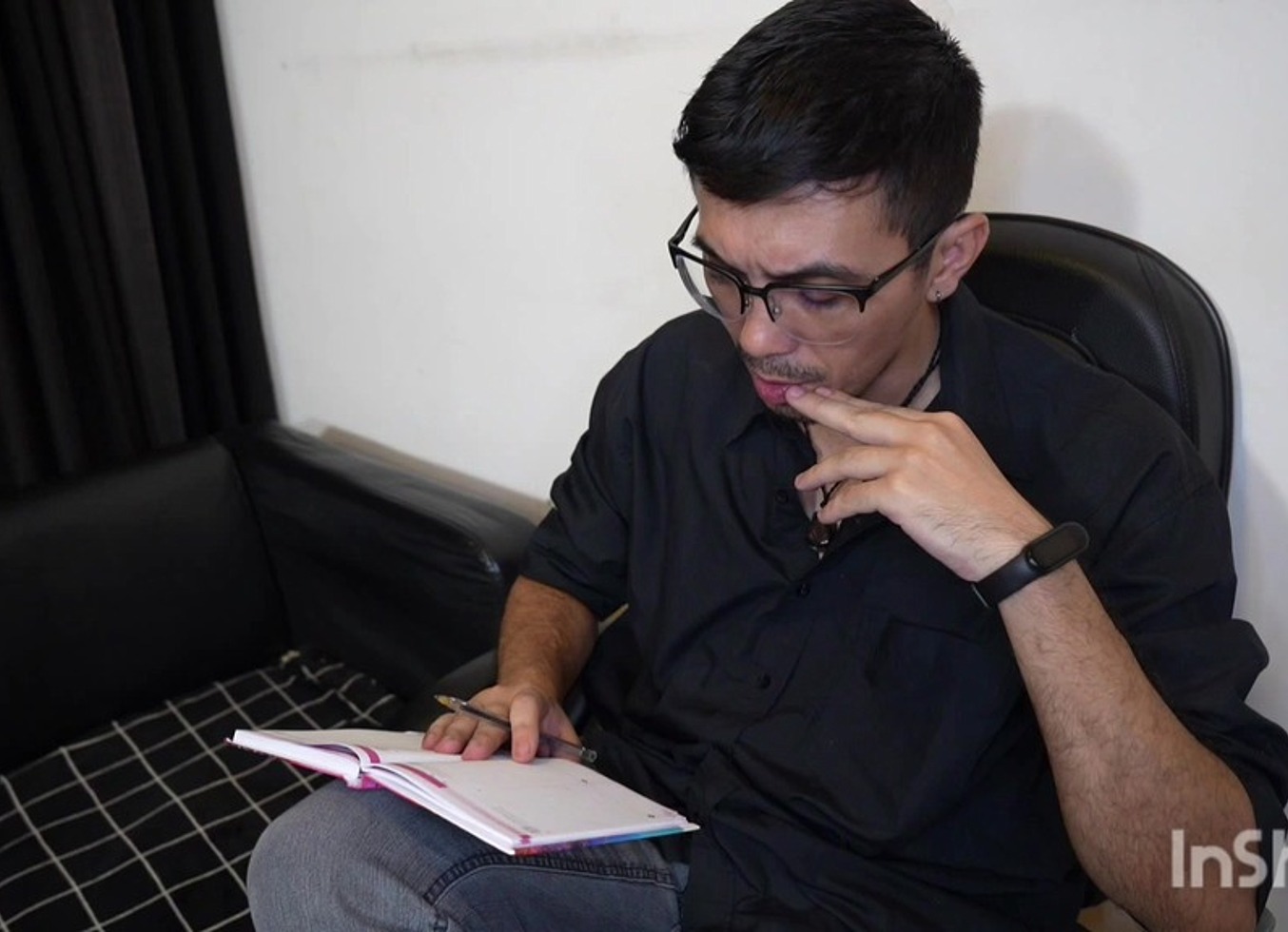 Tiffany Montavani , Ninfomaniaca Em Sua Consulta Com Psicologo Ele Colocou Mao Dentro Do Cuzinho E Praticou ,Fisting Sera Que Conclui A Terapia