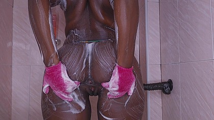 Hot Big butt Girl got horny Rubbing HUGE Dildo and masturbates alone in the bathroom after bathing.