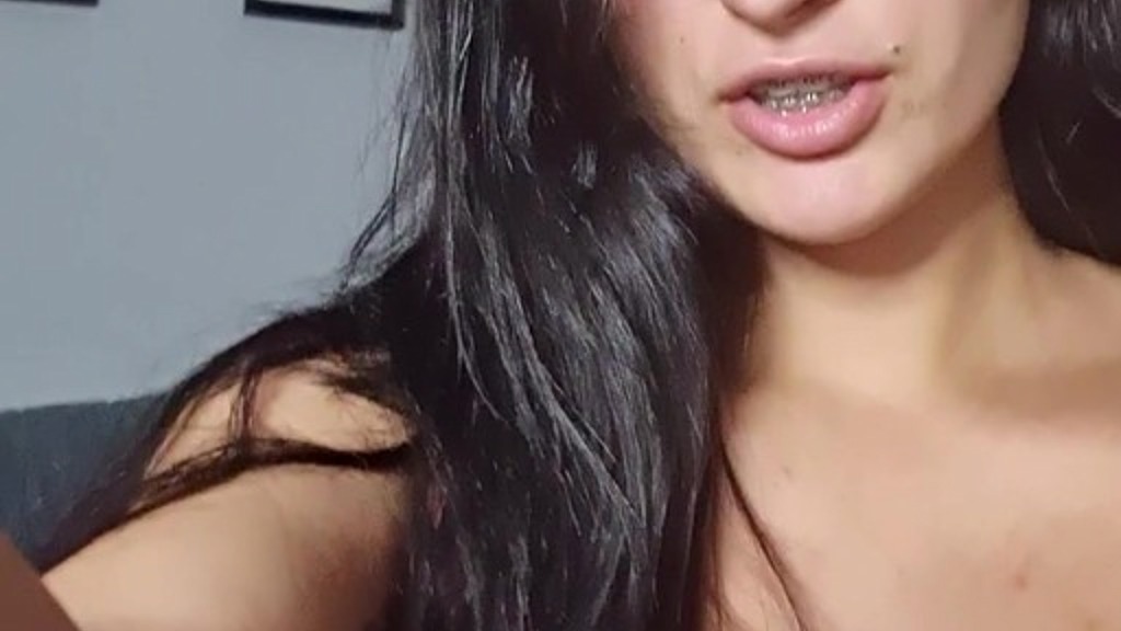 vestita da leopardo mi masturbo sulla sedia giocando a claudia bavel (Claudia Bavel) dressed as a leopard i masturbate in my chair gaming claudia bavel (Claudia Bavel)