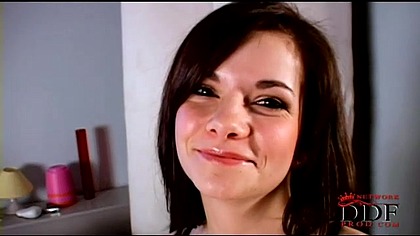 Slender newcomer posing her legs & feet