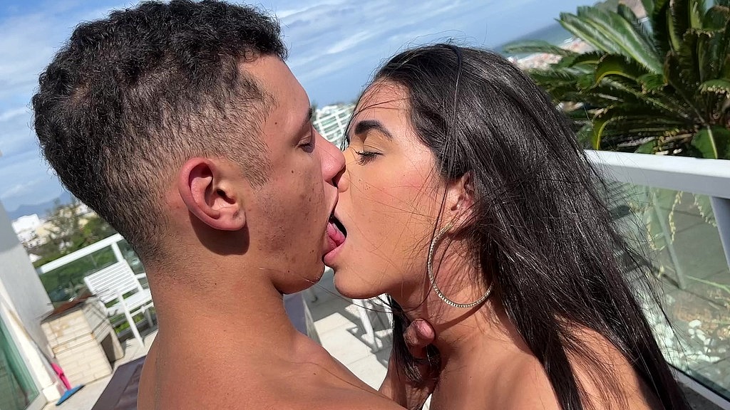 dando aquela mamada no novinho dotado (John Axl, Aline Private) dando aquela mamada no novinho dotado (John Axl, Aline Private)