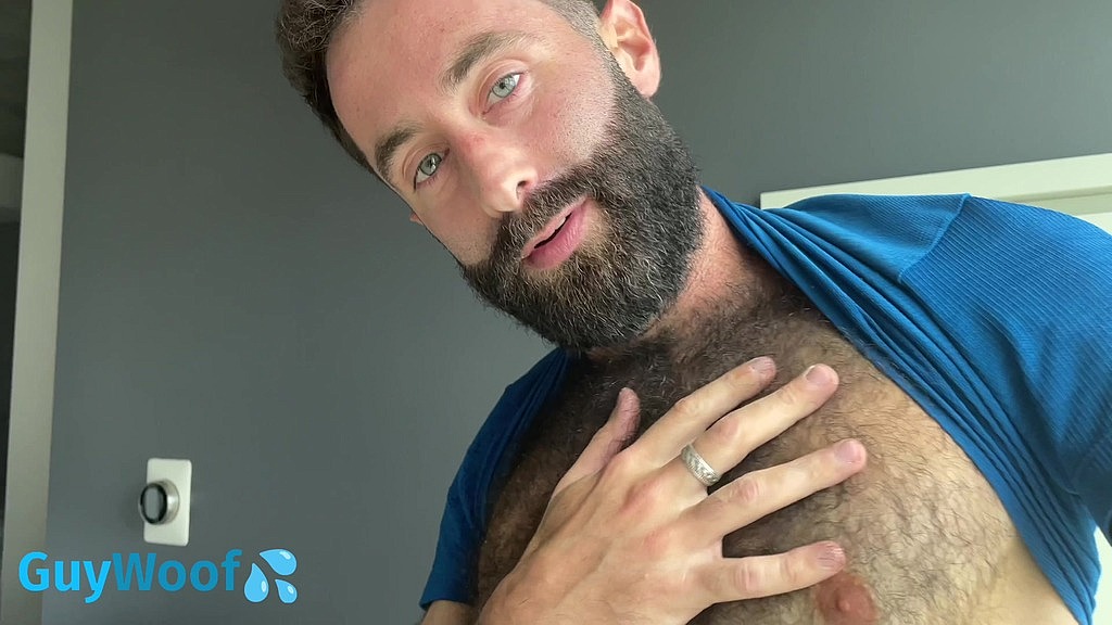 hairy man close up (Guy Woof) hairy man close up (Guy Woof)