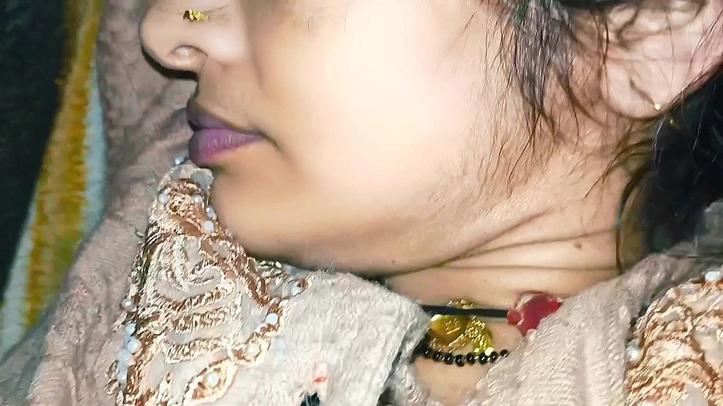 Крупним планом жорсткий трах у кицьку зі зведеною сестрою в місіонерській позі (Мону, Радха786) closeup hard pussy fucking sex with stepsister in missionary position (Monu, Radha786)