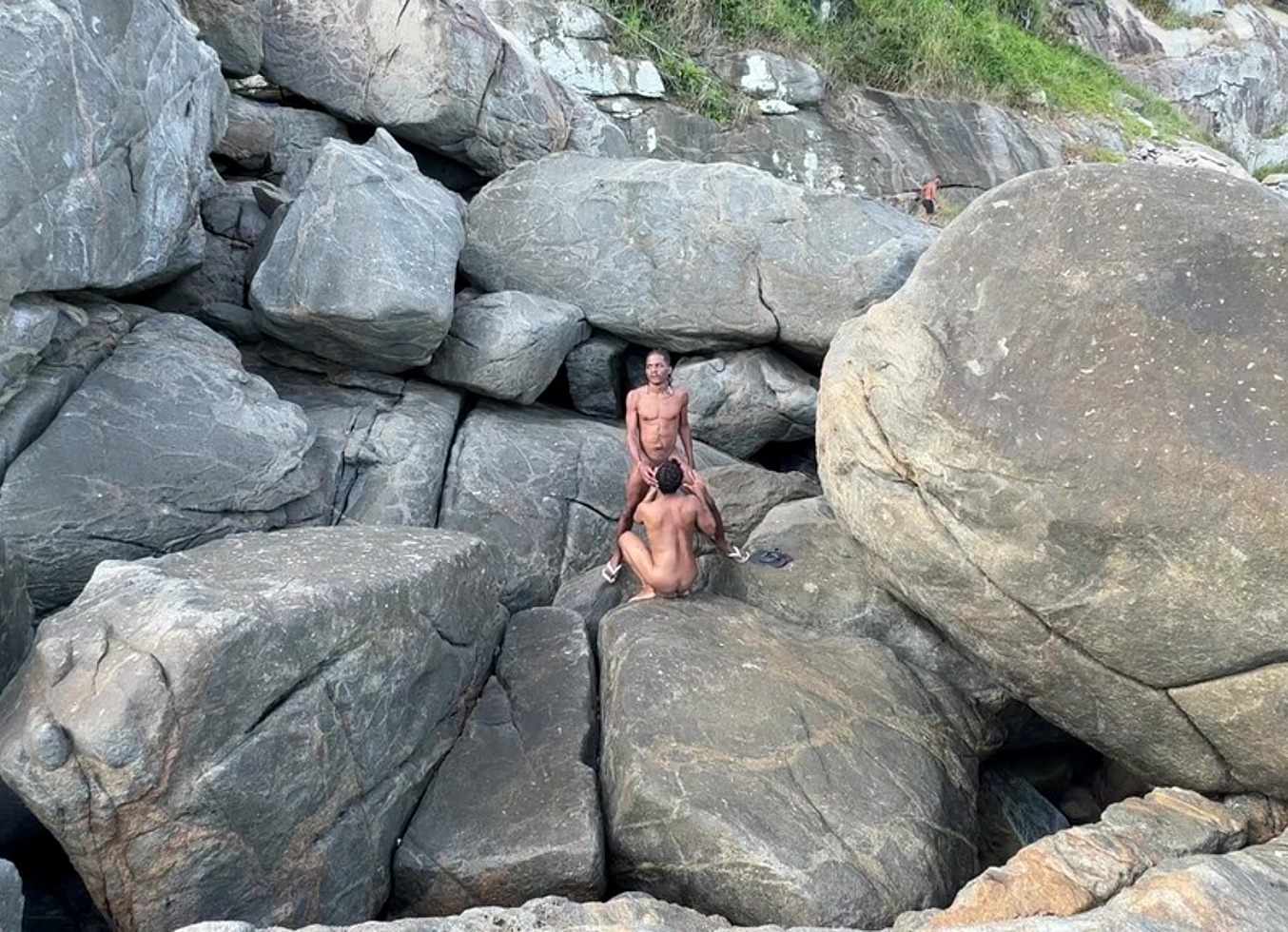 Dando Pros Dotados Na Praia De Nudismo