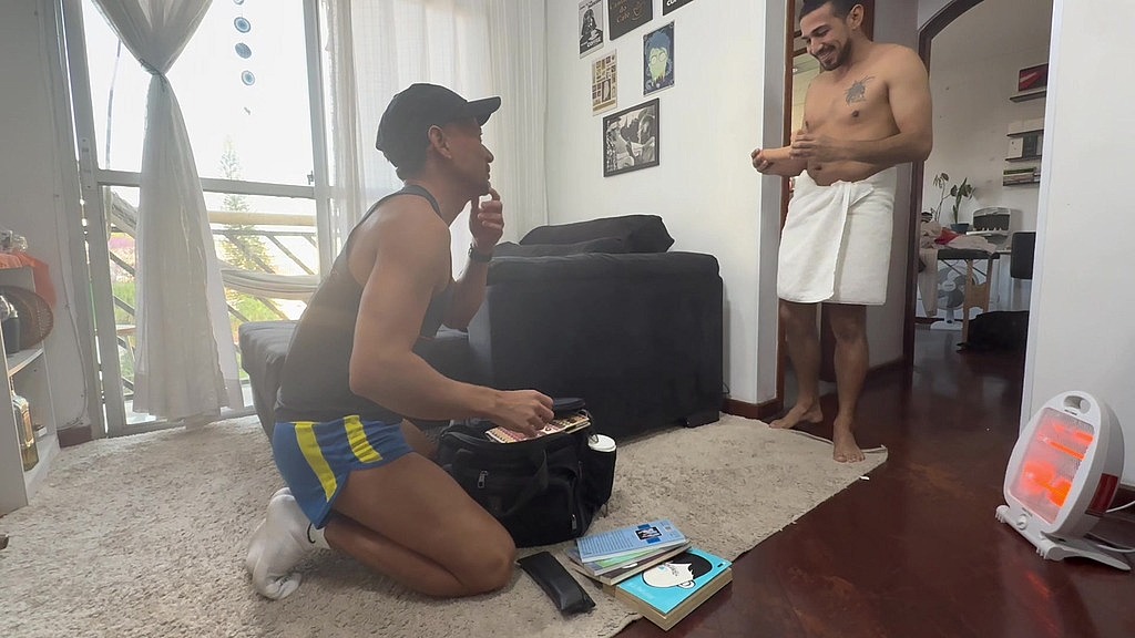 o vizinho da academia veio tomar banho e acabou treinando outro musculo (Douglas Machado, Sadick Coutinho) o vizinho da academia veio tomar banho e acabou treinando outro musculo (Douglas Machado, Sadick Coutinho)