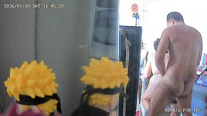 PATRAO OLHOU NAS CAMERAS E VIU FUNCIONARIOS FODENDO NA SALA DE DESCANSO