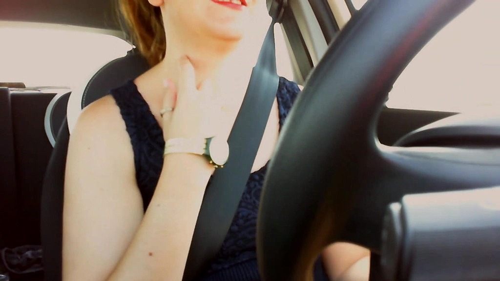 i drive fast in my car while masturbating in 4k (Nicoletta Embassi) i drive fast in my car while masturbating in 4k (Nicoletta Embassi)