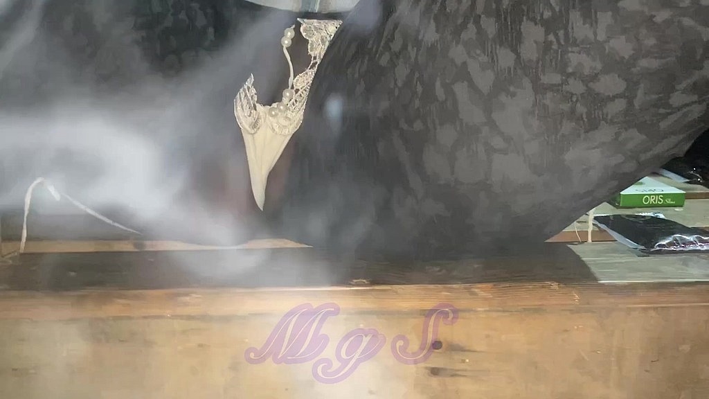 bibi pees at a beach rooftop ( public pee) (Bibi 58) bibi pees at a beach rooftop ( public pee) (Bibi 58)