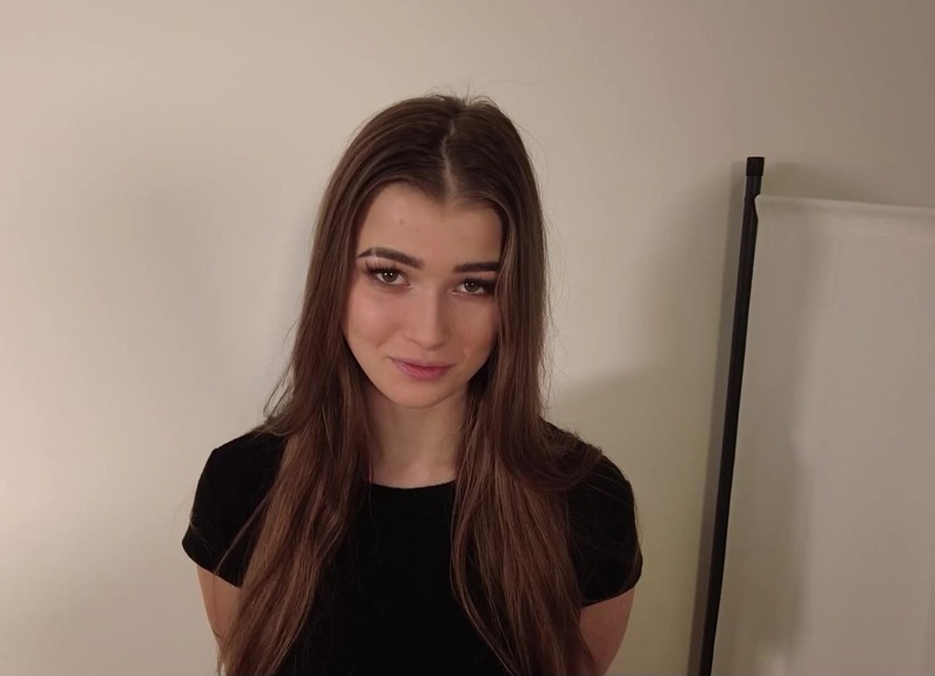 189 - 1 Babe Fucks For Creampie