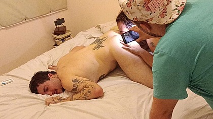 Backstage de um filme porno 4