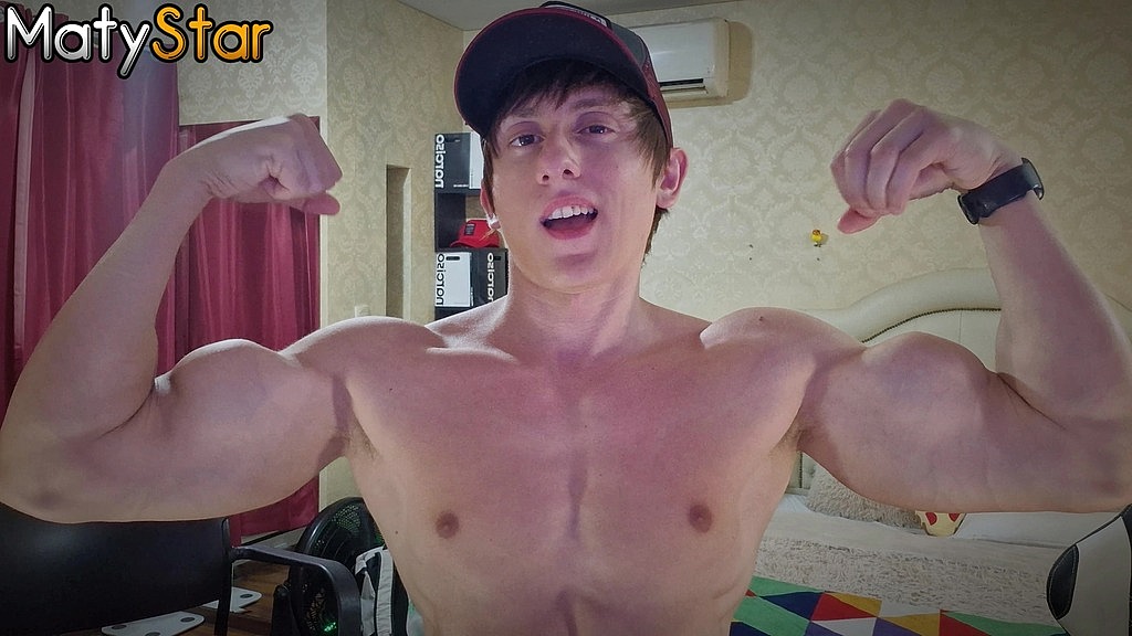(complete video) showing off my biceps! (Matias Sprouse) (complete video) showing off my biceps! (Matias Sprouse)