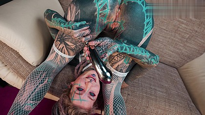 DREADHEAD pornstar ANAL masturbation with steel dildo