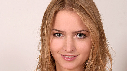 A foxy dream in black shoes!