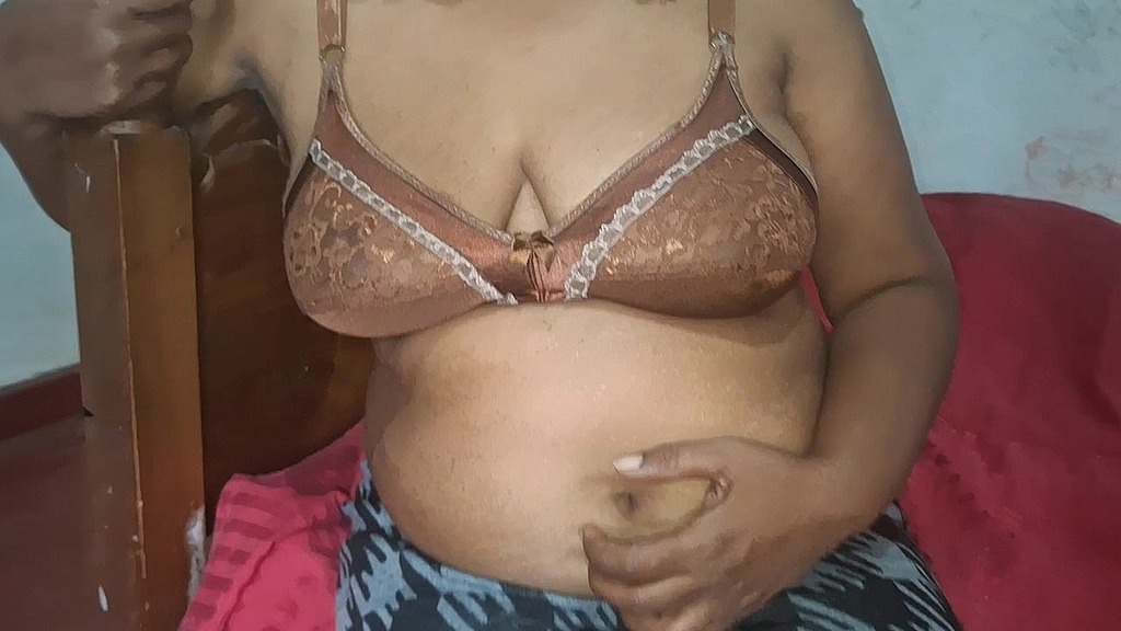 curvy asian beauty at home (Pujalove1) curvy asian beauty at home (Pujalove1)