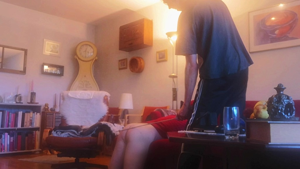 amateurboy gets caned on his feet and ass (Oznob, The Disciplinarian) amateurboy gets caned on his feet and ass (Oznob, The Disciplinarian)