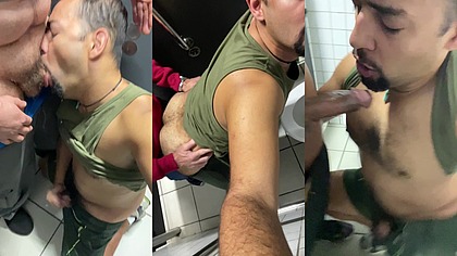 Sexo gay em banheiro masculino publico com gordinhos e safados.