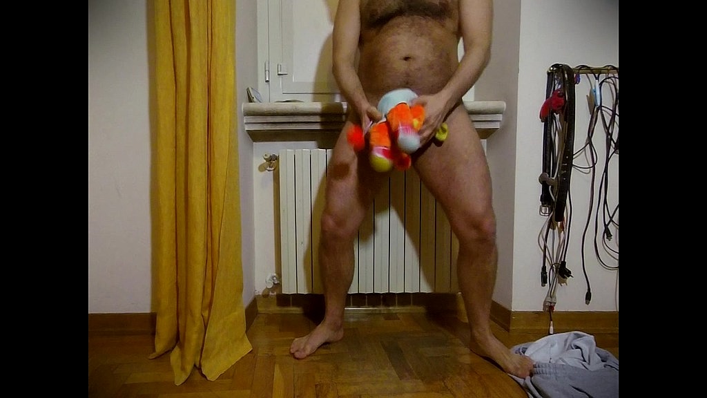gg showing my ass and fucking a popples (GianGinestra) gg showing my ass and fucking a popples (GianGinestra)