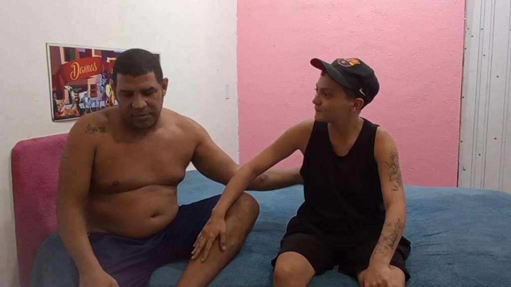 sapatao safada doida para da o cu para leo ogro (Leo Ogro, Sapatinha) sapatao safada doida para da o cu para leo ogro (Leo Ogro, Sapatinha)