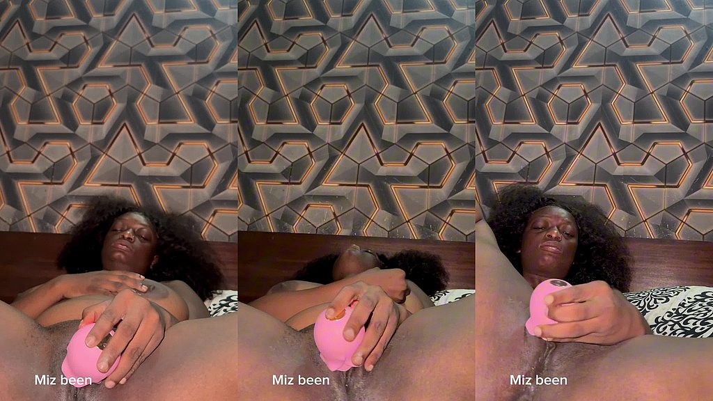squirting with rose (Miz Been) squirting with rose (Miz Been)