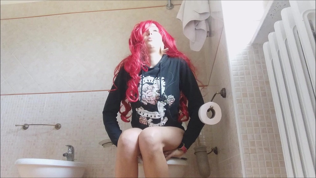 my stepsister is unaware, but i filmed her while she pees (Chantal channel) my stepsister is unaware, but i filmed her while she pees (Chantal channel)