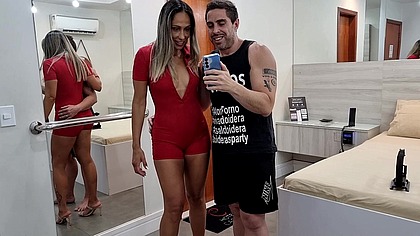 Bastidores da primeira vez no porno da milf deliciosa Paola Ribeiro dando cu na pele pro Jr Doidera