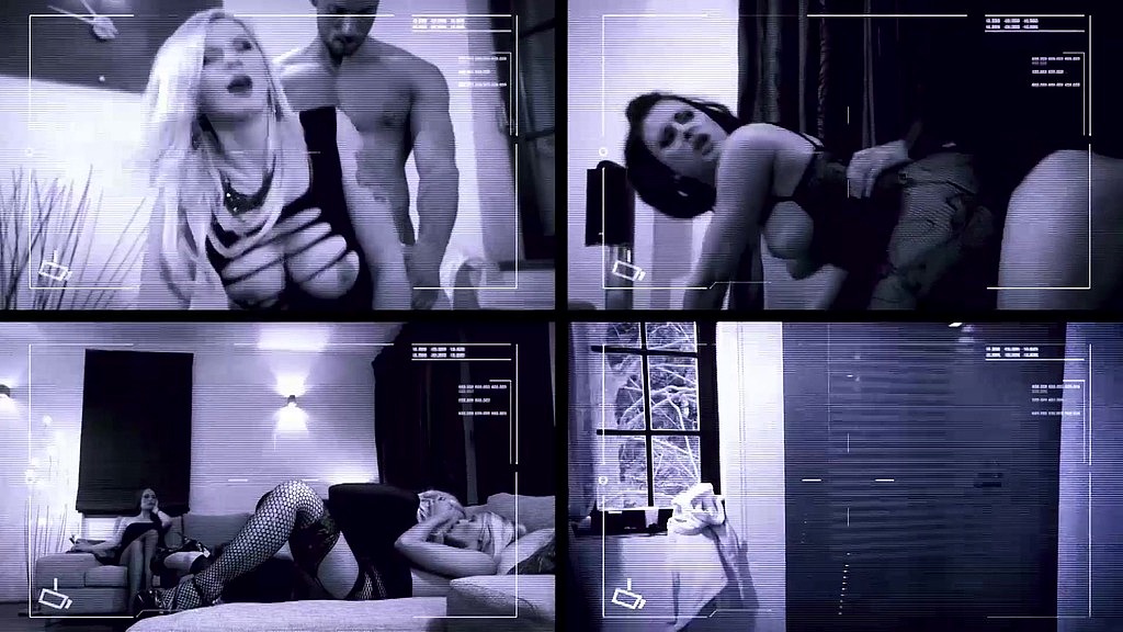 Spying the orgy!!!