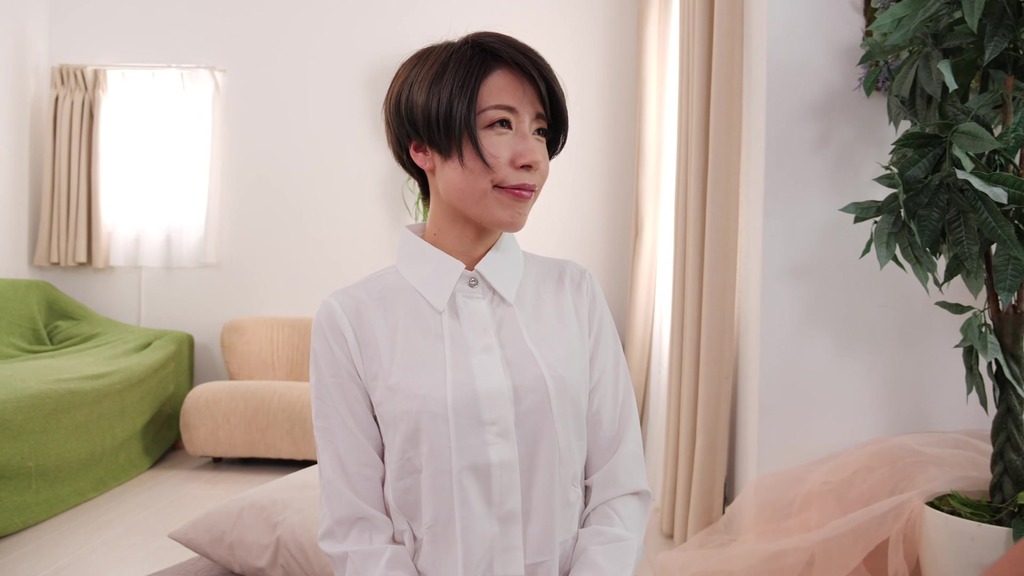 зрелая жена вылизана с ног до головы, киска пропитана до такой степени, что штаны стали прозрачными, не может устоять перед грубым введением члена и кончает в кокетливый секс накадаши!