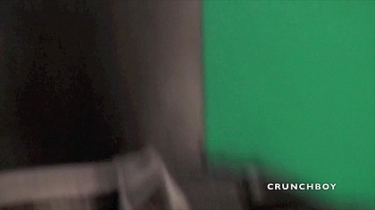 azlgin public sneaker dominaiton in the public subwya in paris