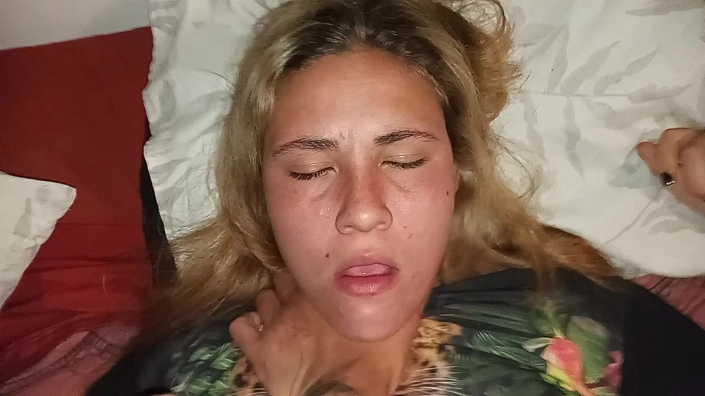pendeja se deja cojer (Fabianuy97, Bellaaa2131) pendeja se deja cojer (Fabianuy97, Bellaaa2131)