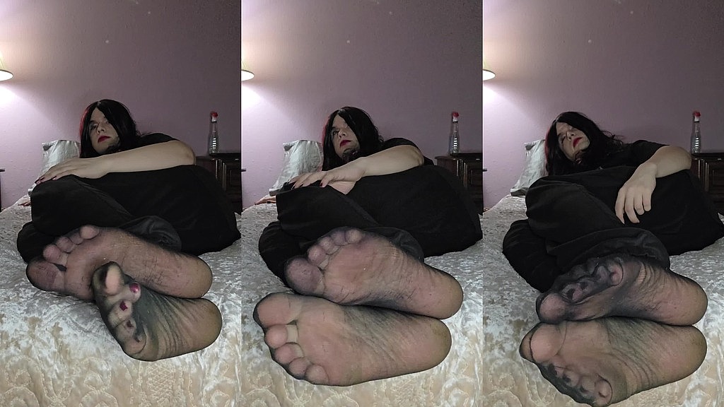 teasing you with my nylons! (Mr Dimples) teasing you with my nylons! (Mr Dimples)