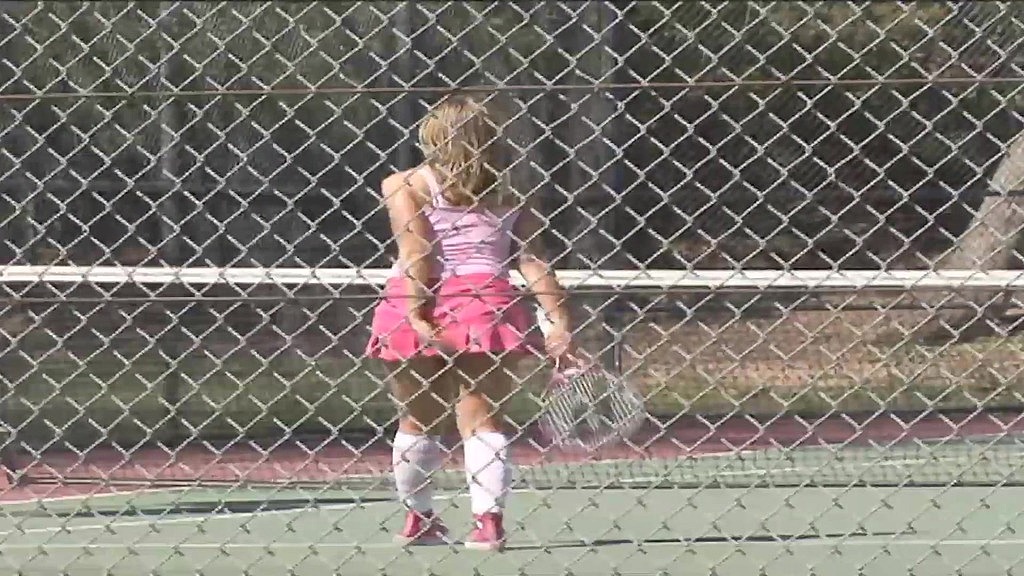 sexy young tennis player is good with balls (Brianna Love, Sledge Hammer) sexy young tennis player is good with balls (Brianna Love, Sledge Hammer)