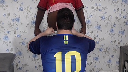 Batendo Bola Com o Urso Negro Depois Do Futebol + Passando o Natal Fazendo Troca Troca com o Gostoso (DOBRADINHA COMPLETA)