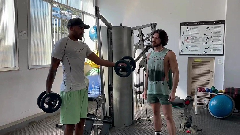 pegacao na academia. - parte i (Kael Fernandes, Ramon Hot xxx,Rael Oliveira) pegacao na academia. - parte i (Kael Fernandes, Ramon Hot xxx,Rael Oliveira)