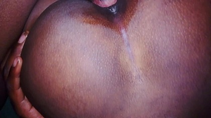 Pov milf noire epaisse couche avec son pasteur