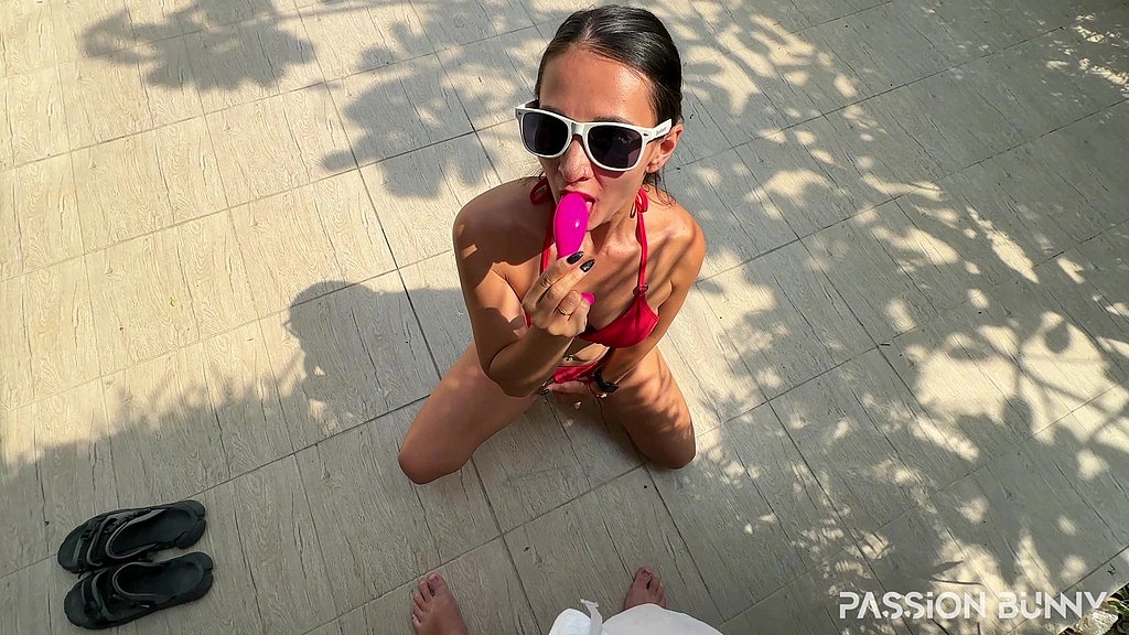 almost caught with risky blowjob & pee near neighbor house (MayaRush, Brian Rush) almost caught with risky blowjob & pee near neighbor house (MayaRush, Brian Rush)