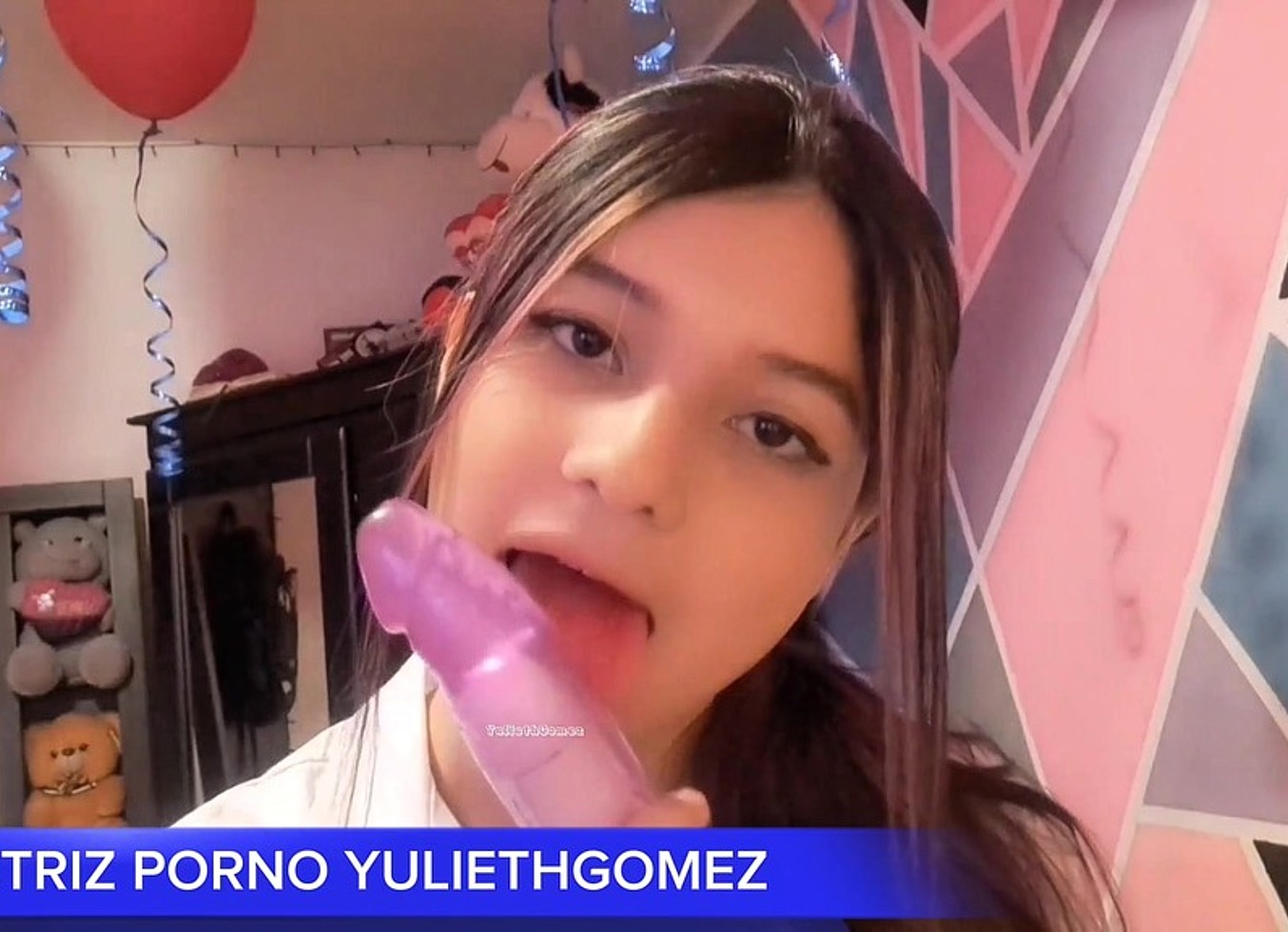 Naughty Girl Came To Provoke Me With A Short Dress Without Panties, Moved Her Ass On The Stick And It Came Out(Xvideos Red)