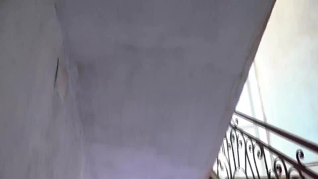 la casalinga si fa scopare profondamente alla missionaria dal suo grosso cazzo del capo: il suo cazzo è grosso quanto la carne nella zuppa di peperoni che ho cucinato per lui (Yann cmr, Jorelle Cmr) housewife gets deep missionary pounding from her big dick boss: his cock is as big as the meat in the pepper soup i cooked for him je (Yann cmr, Jorelle Cmr)