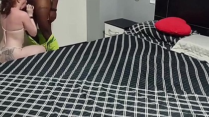 Eu surpreendo meu amante com minha calsinha branca favorita e ele nao resiste a me foder