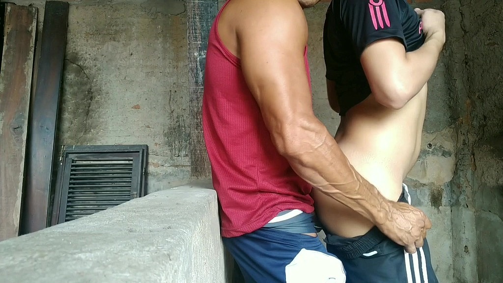meu vizinho me comeu (Caio Vilar, Miguel Trajano) meu vizinho me comeu (Caio Vilar, Miguel Trajano)